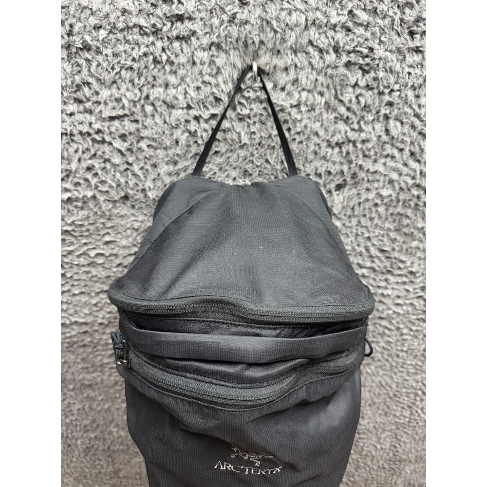 Arc'teryx Index 15 Backpack‎ Vancouver Edition Black Daypack Travel Bag - Picture 6 of 13